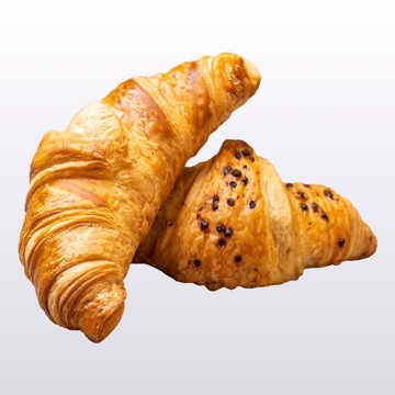 Bilde av sprøe og smøraktig gode croissanter, bakt til perfeksjon med gyllenbrun overflate.