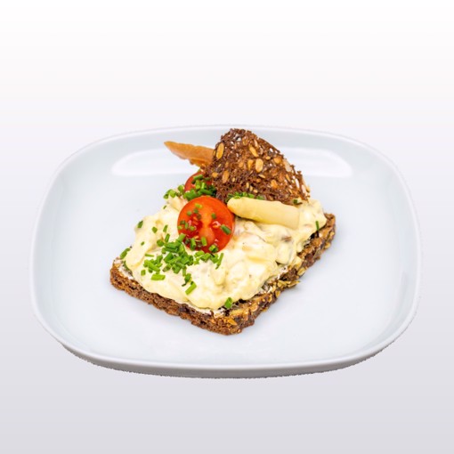 Dansk smørbrød med hønsesalat