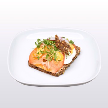 Dansk smørbrød med egg og tomat